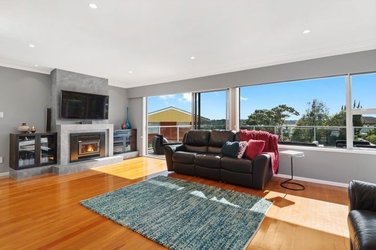 Photo of property in 28 Treeway, Sunnyhills, Auckland, 2010