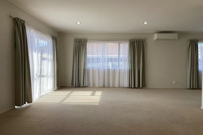 Photo of property in 2/42 Abercrombie Street, Howick, Auckland, 2014