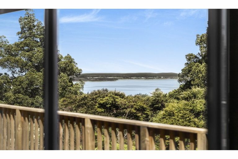 Photo of property in 17 Scenic Drive, Titirangi, Auckland, 0604