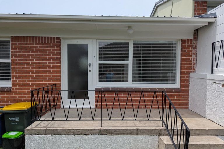 Photo of property in 3/25 Corunna Road, Milford, Auckland, 0620