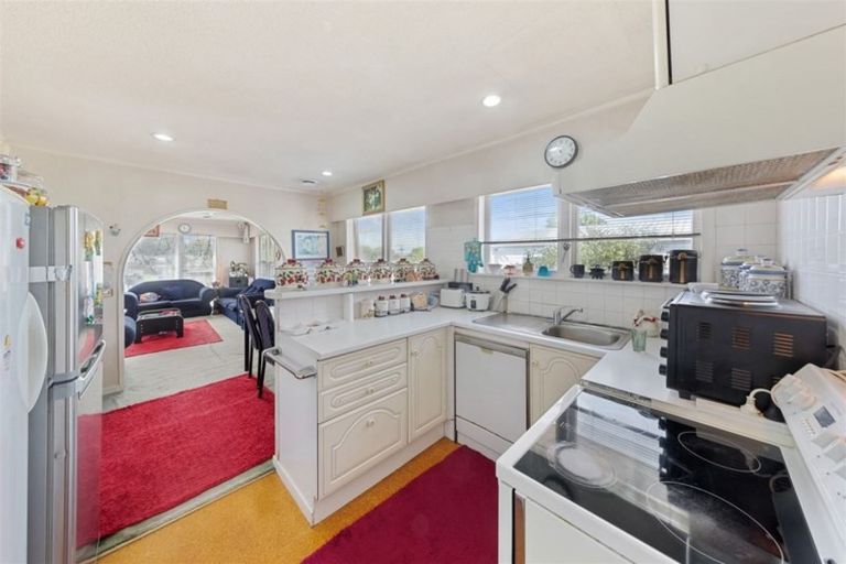 Photo of property in 17 Beaumonts Way, Manurewa, Auckland, 2102