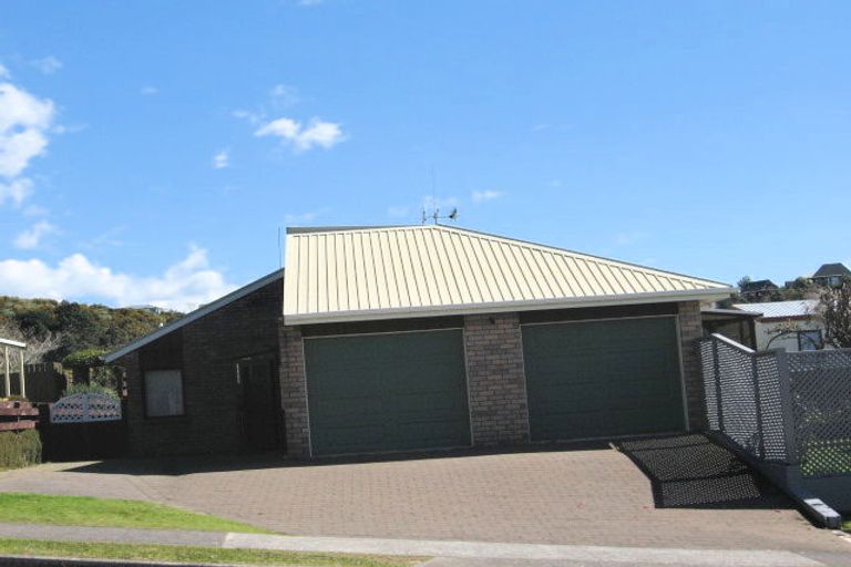 Photo of property in 135 Waitaha Road, Welcome Bay, Tauranga, 3112