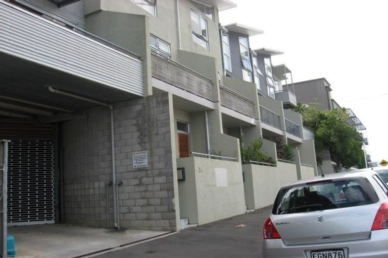 Photo of property in Mondrian Townhouses, 9/24 Hanson Street, Mount Cook, Wellington, 6021