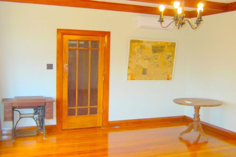 Photo of property in 17 Henderson Street, Karori, Wellington, 6012