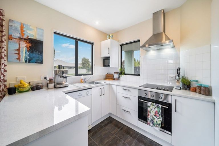 Photo of property in 1/66 Broadhaven Avenue, Parklands, Christchurch, 8083