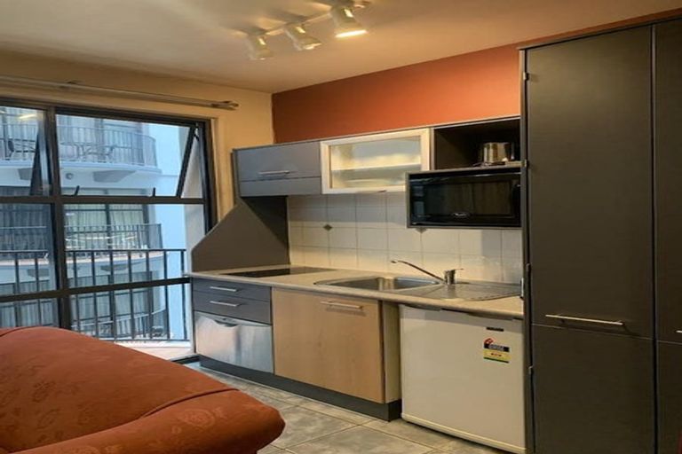 Photo of property in Atrium Apartments, 3i/154 The Terrace, Wellington Central, Wellington, 6011