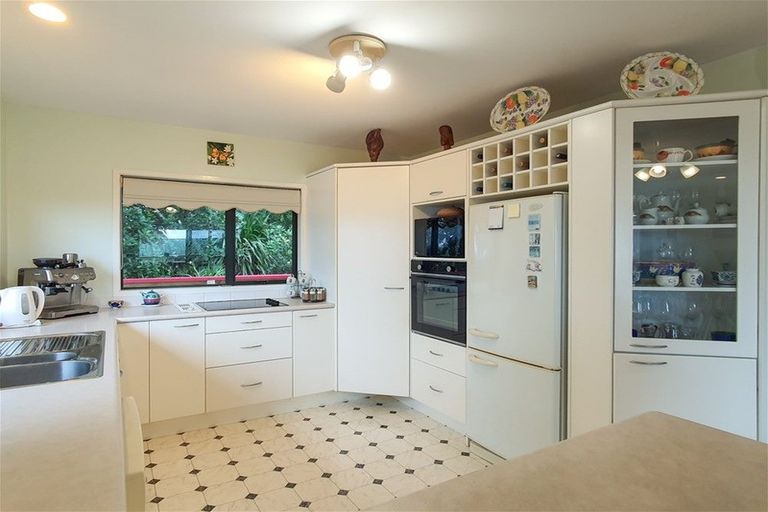 Photo of property in 98 Te Haumi Drive, Paihia, 0200