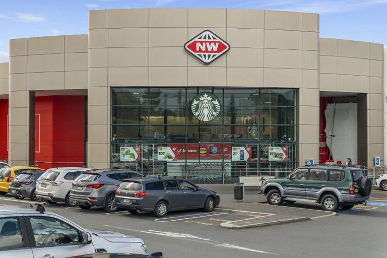 Photo of property in 2/100 Millers Road, Brookfield, Tauranga, 3110