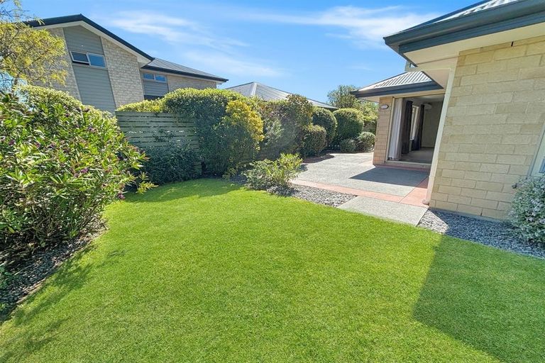 Photo of property in 80 Bowhill Road, New Brighton, Christchurch, 8083