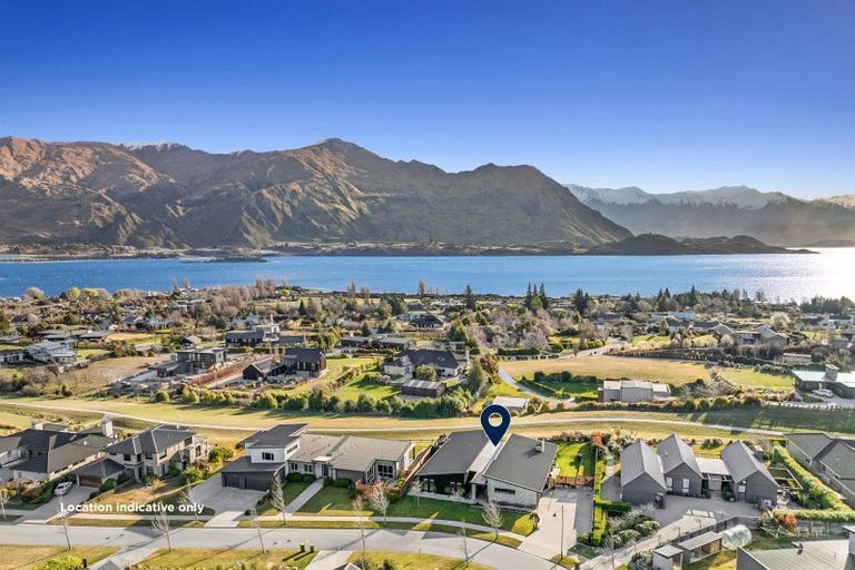 Photo of property in 21 Valley Crescent, Wanaka, 9305