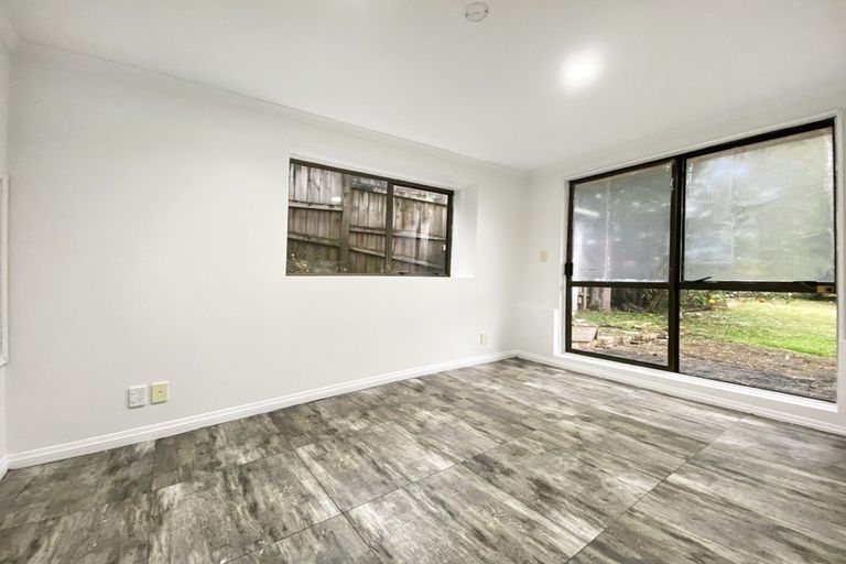 Photo of property in 26 Selwyn Crescent, Forrest Hill, Auckland, 0620