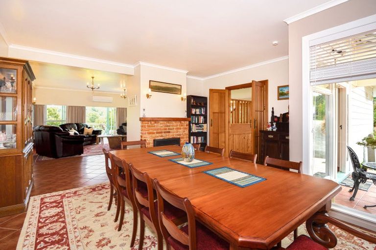 Photo of property in 559 Taurau Valley Road, Muriwai, Manutuke, 4072