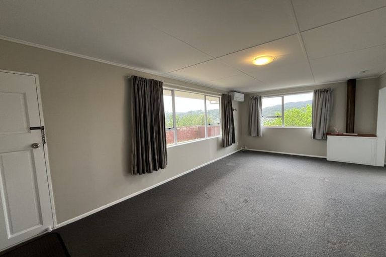 Photo of property in 18 Tyrone Grove, Wainuiomata, Lower Hutt, 5014
