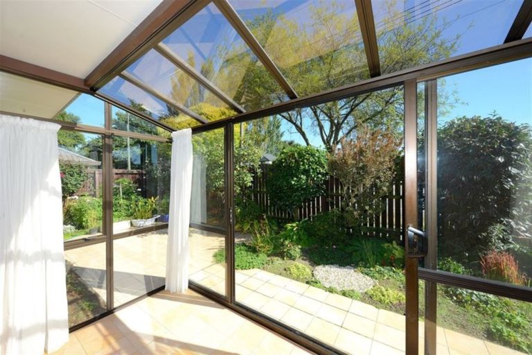 Photo of property in 2 Rubens Place, Burnside, Christchurch, 8053