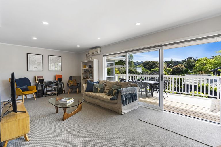 Photo of property in 2/16 Castleton Drive, Howick, Auckland, 2014