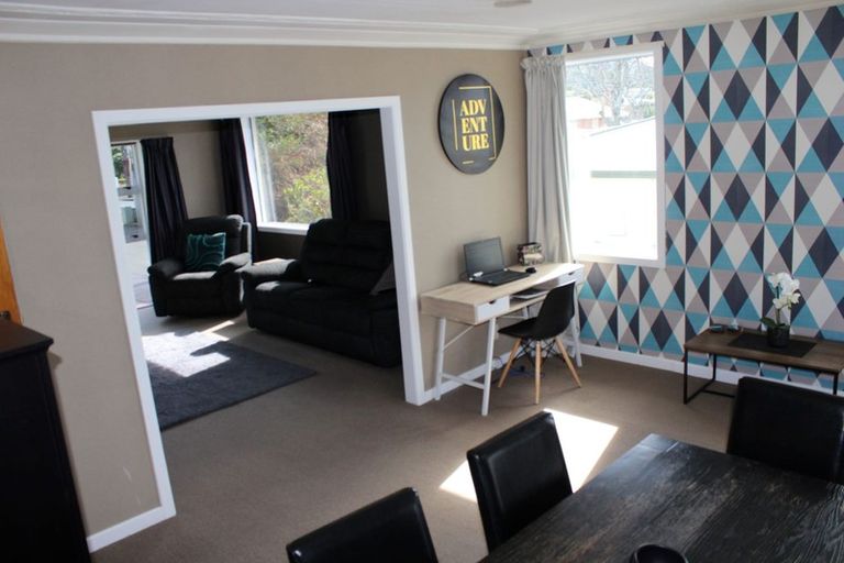 Photo of property in 102 Centennial Avenue, Helensburgh, Dunedin, 9010