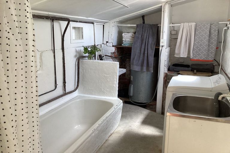 Photo of property in 2 Bath Street, Plimmerton, Porirua, 5026