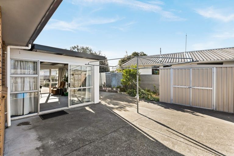 Photo of property in 28a Howard Road, Taradale, Napier, 4112