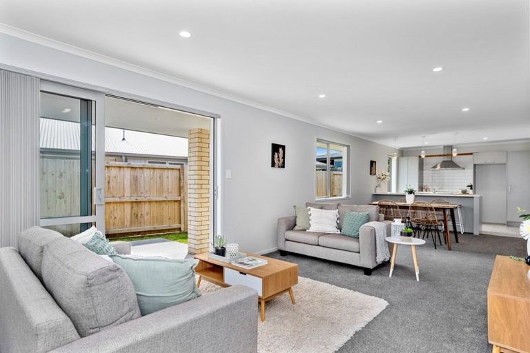 Photo of property in 37 Puhirake Crescent, Pyes Pa, Tauranga, 3112