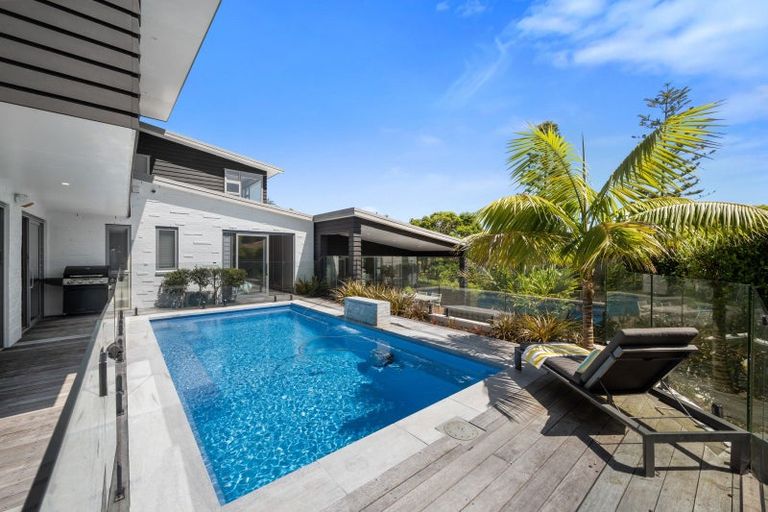 Photo of property in 7 Trident Place, Shelly Park, Auckland, 2014