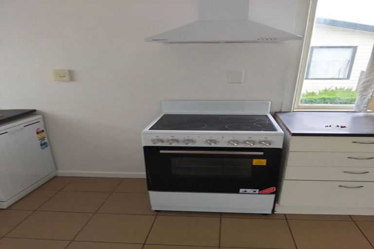 Photo of property in 1/450 Great South Road, Opaheke, Papakura, 2113