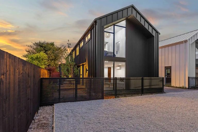 Photo of property in 1/60 Innes Road, 8014