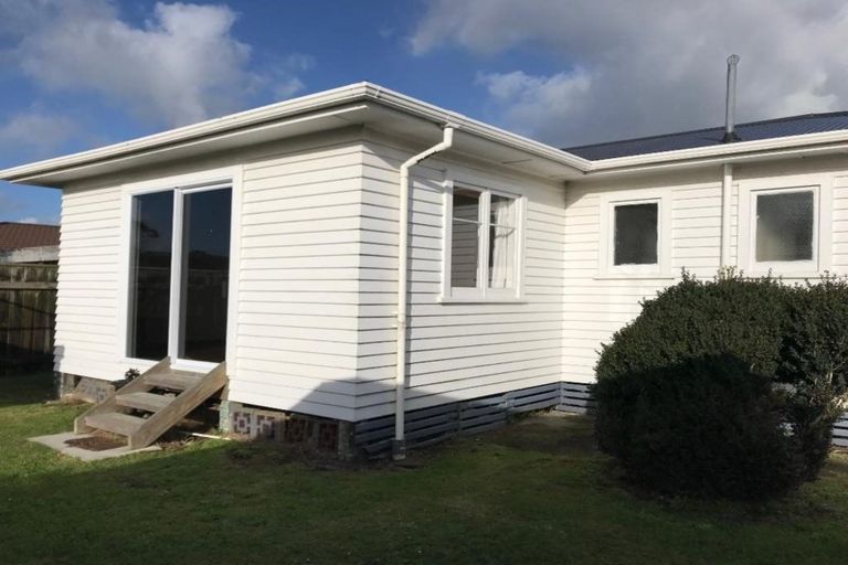 Photo of property in 221 Mangorei Road, Merrilands, New Plymouth, 4312