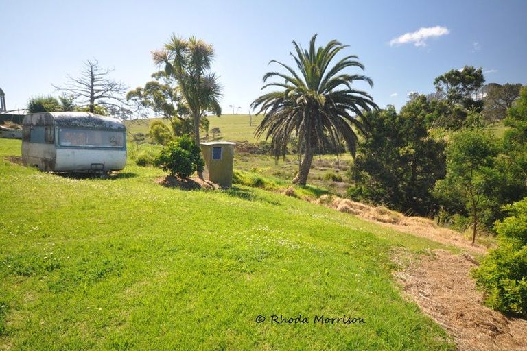 Photo of property in 32 Sandy Beach Road, Tinopai, 0593