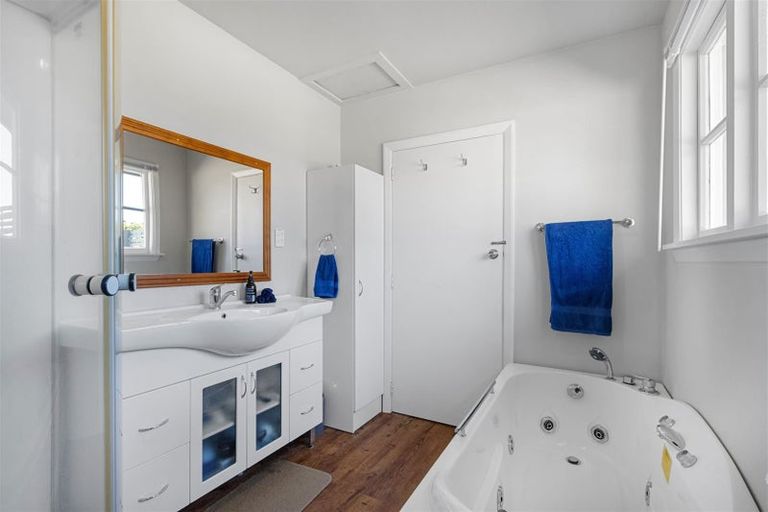 Photo of property in 42 Bevington Street, Avonhead, Christchurch, 8042