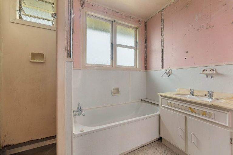 Photo of property in 11 Tieke Place, Tokoroa, 3420