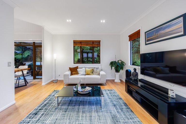 Photo of property in 36 Woodridge Avenue, Northcross, Auckland, 0630