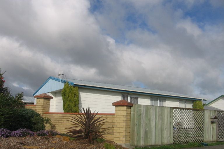 Photo of property in 15 Dalwood Grove, Highbury, Palmerston North, 4412