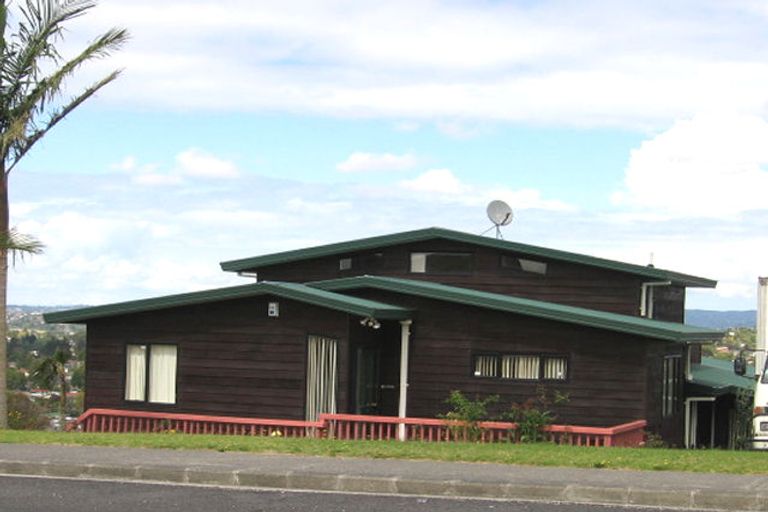 Photo of property in 97 Luckens Road, West Harbour, Auckland, 0618