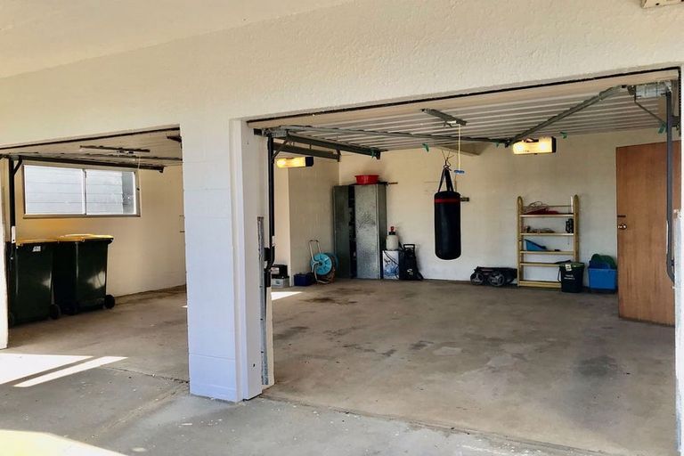 Photo of property in 26 Andrea Place, Sunnyhills, Auckland, 2010