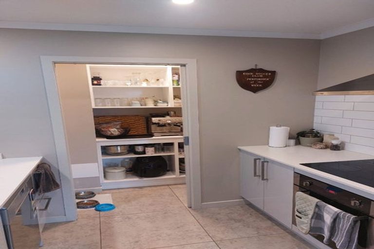 Photo of property in 6 Mill Grove, Riverhead, 0820