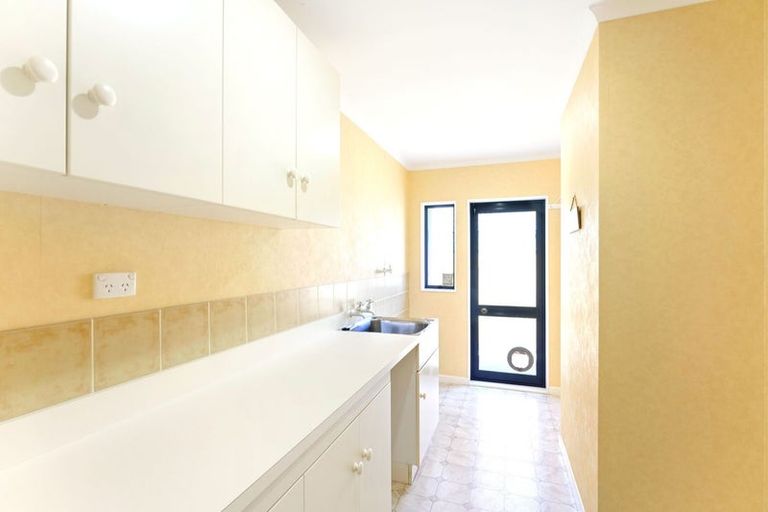 Photo of property in 50 Awanui Drive, Waikanae, 5036