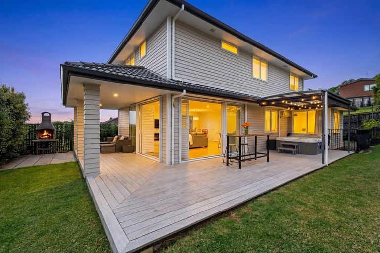 Photo of property in 10 Bloomfield Rise, Stanmore Bay, Whangaparaoa, 0932