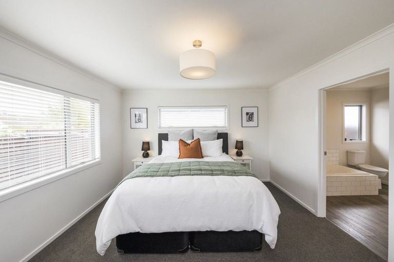 Photo of property in 21 Wescombe Grove, Feilding, 4702