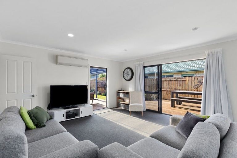 Photo of property in 15 Summerland Crescent, Papamoa Beach, Papamoa, 3118