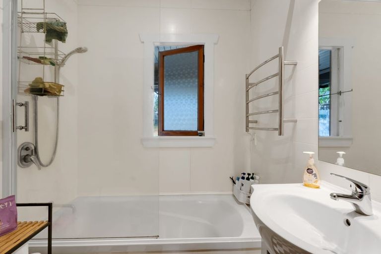 Photo of property in 33 Gaine Street, New Plymouth, 4310