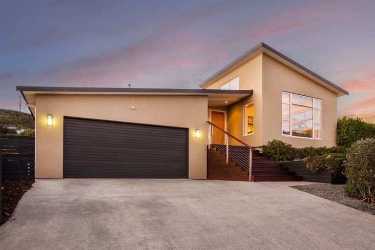 Photo of property in 13 Kepler Way, Aotea, Porirua, 5024