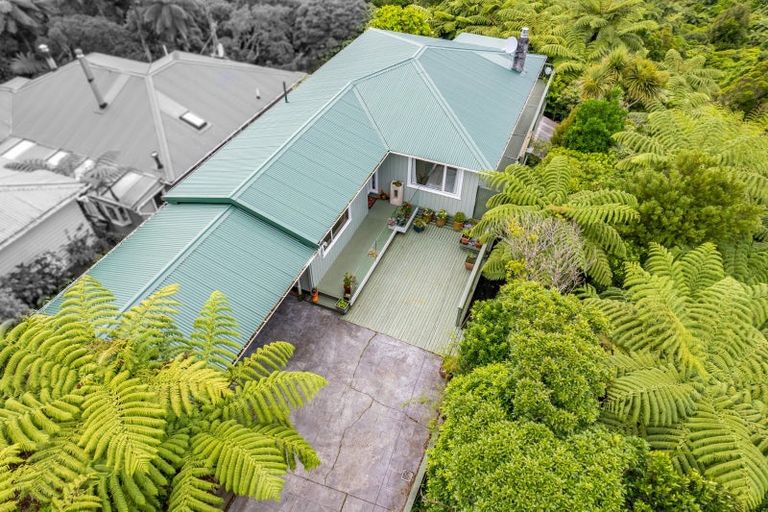 Photo of property in 176 Normandale Road, Normandale, Lower Hutt, 5010