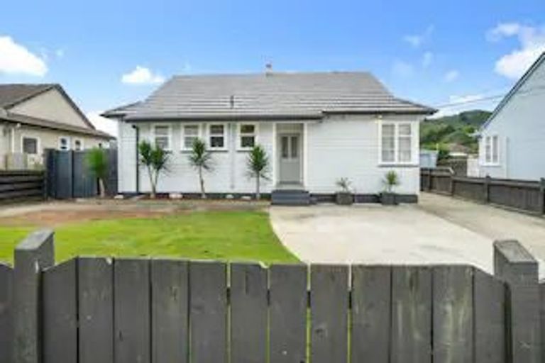 Photo of property in 44 Queen Street, Petone, Lower Hutt, 5012