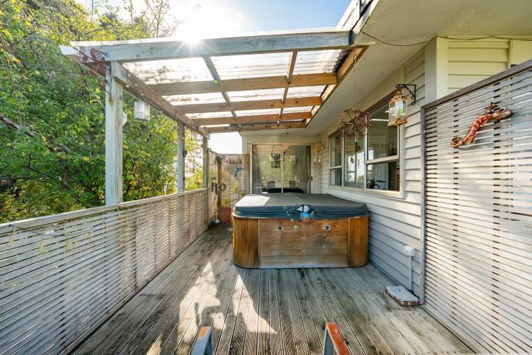 Photo of property in 177 Wairere Road, Waitakere, Henderson, 0782