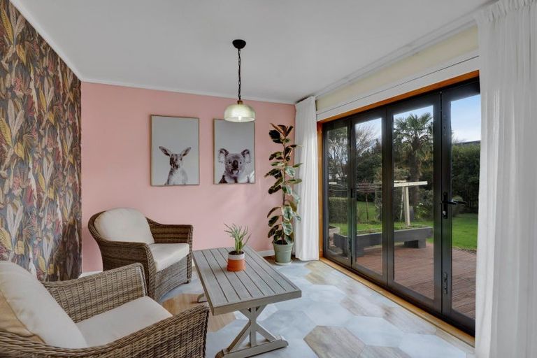 Photo of property in 24 Dunn Street, Egmont Village, 4372