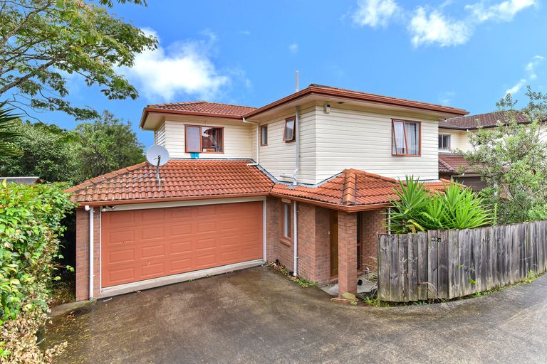 Photo of property in 63c Redoubt Road, Goodwood Heights, Auckland, 2105