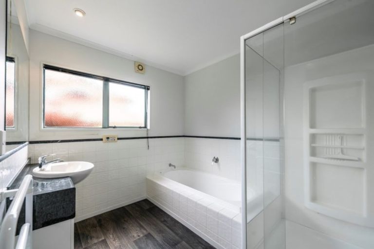 Photo of property in 30 Greenfield Drive, Western Heights, Hamilton, 3200