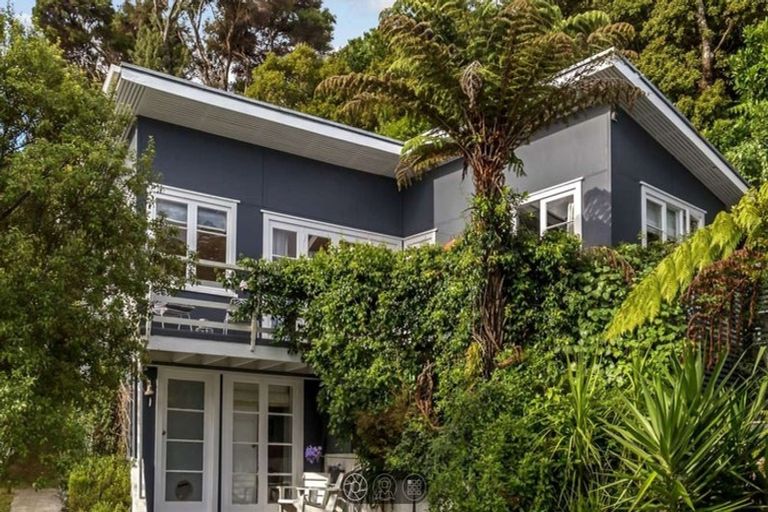 Photo of property in 207 Wade River Road, Wade Heads, Whangaparaoa, 0932