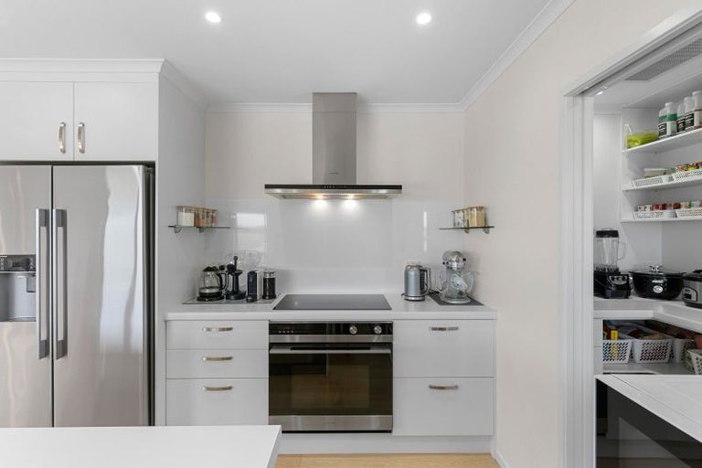 Photo of property in 24 Karakanui Road, Tinopai, Matakohe, 0593