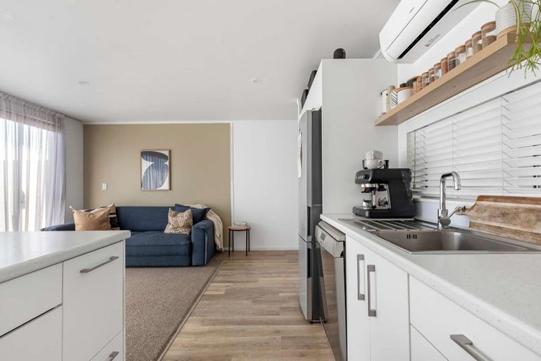 Photo of property in 31 Reynolds Place, Papamoa Beach, Papamoa, 3118